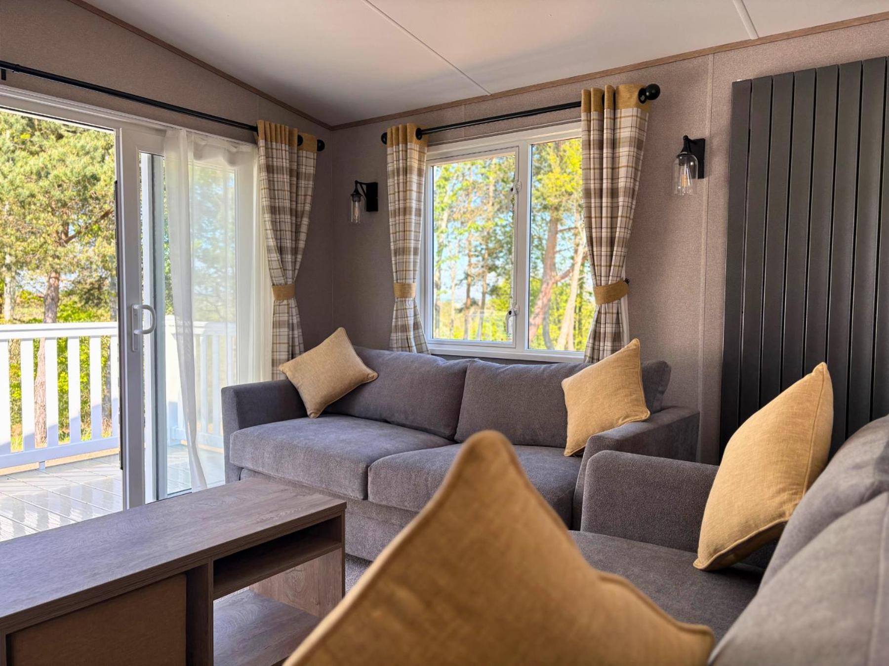 Linwater Caravan Park - Luxury Lodges And Static Caravans Near Edinburgh Newbridge  Екстер'єр фото