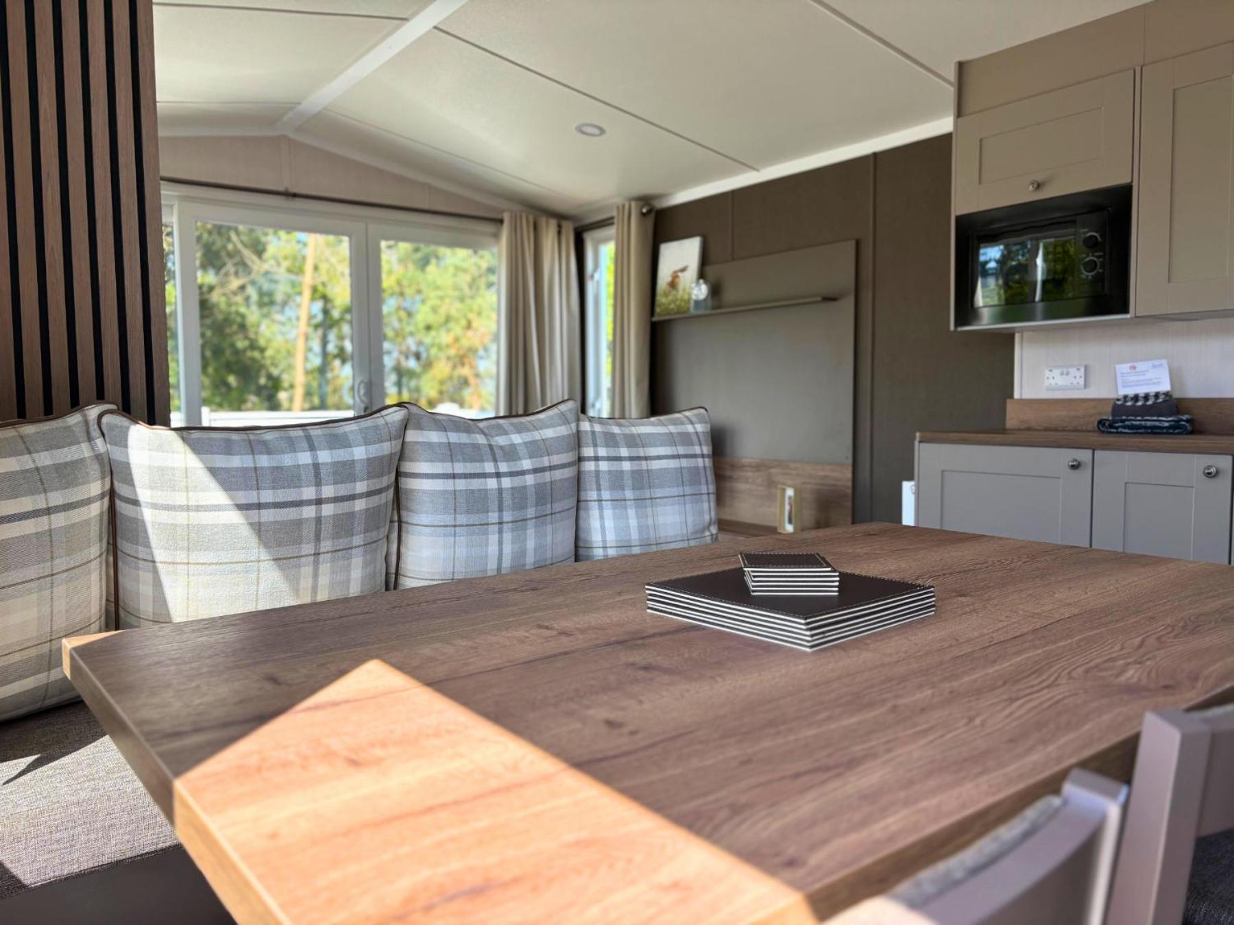 Linwater Caravan Park - Luxury Lodges And Static Caravans Near Edinburgh Newbridge  Екстер'єр фото