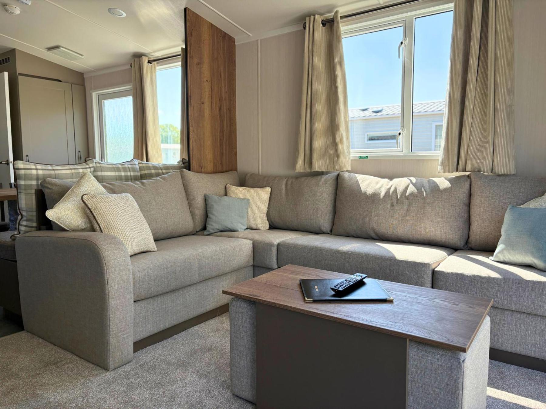 Linwater Caravan Park - Luxury Lodges And Static Caravans Near Edinburgh Newbridge  Екстер'єр фото