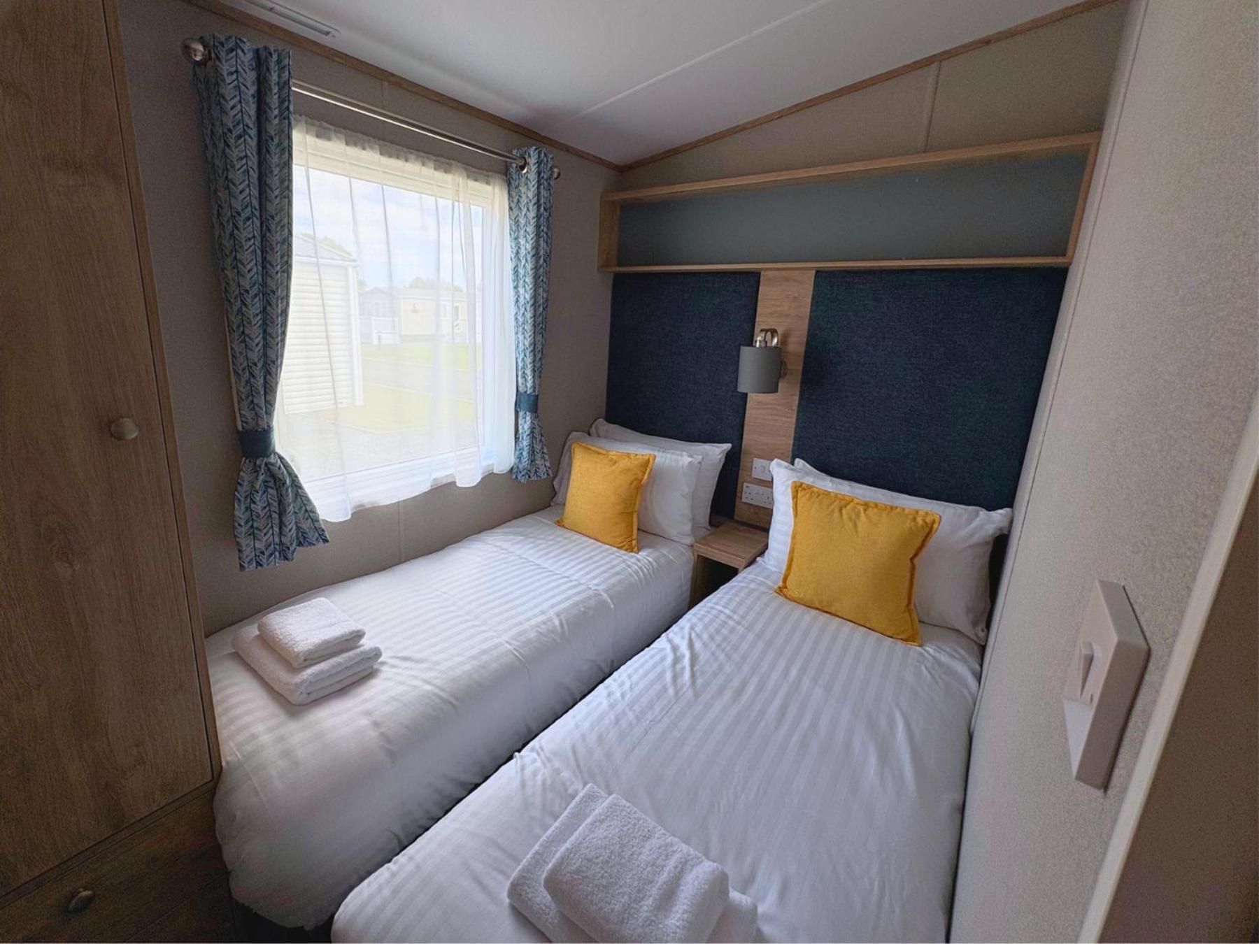 Linwater Caravan Park - Luxury Lodges And Static Caravans Near Edinburgh Newbridge  Екстер'єр фото